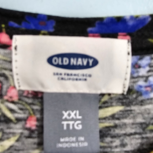 Old Navy Plus Size Sleeveless Floral Blouse - Picture 9 of 9